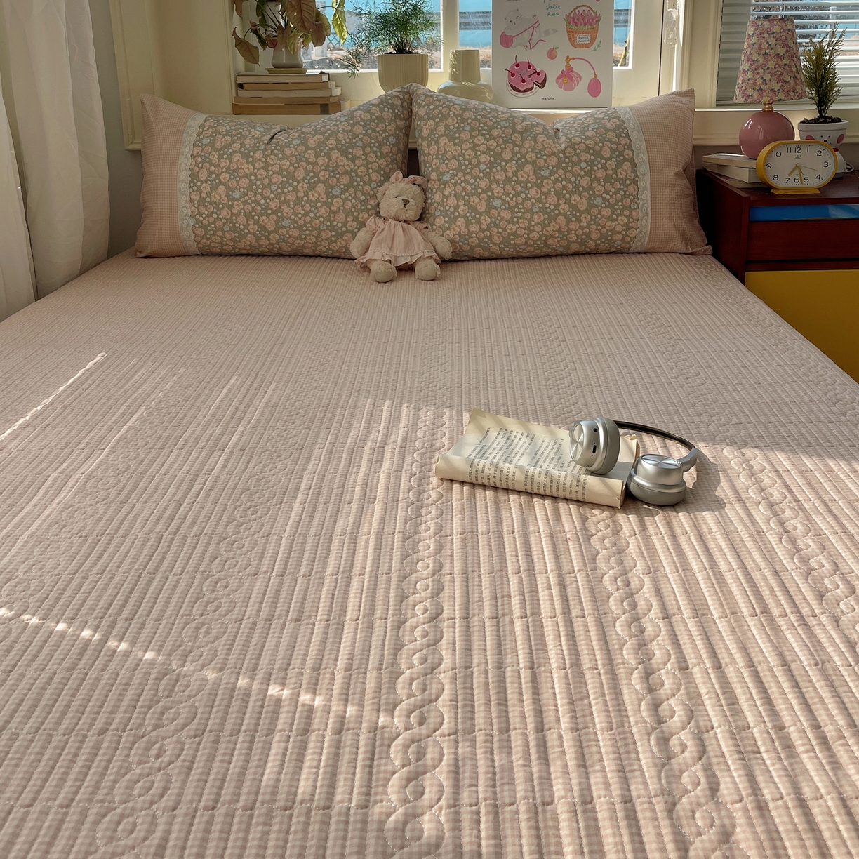 91家纺网 家纺一手货源 找家纺 花漾家居 2025新款小红书爆款小清新全棉纯棉刺绣小花边古法仿棉水洗棉四件套 玫瑰星云