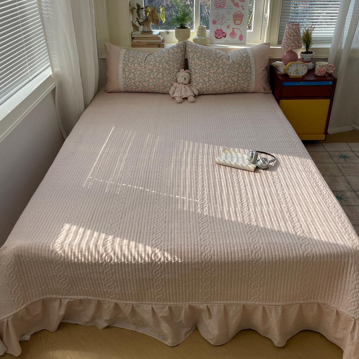 91家纺网 家纺一手货源 找家纺 花漾家居 2025新款小红书爆款小清新全棉纯棉刺绣小花边古法仿棉水洗棉四件套 玫瑰星云