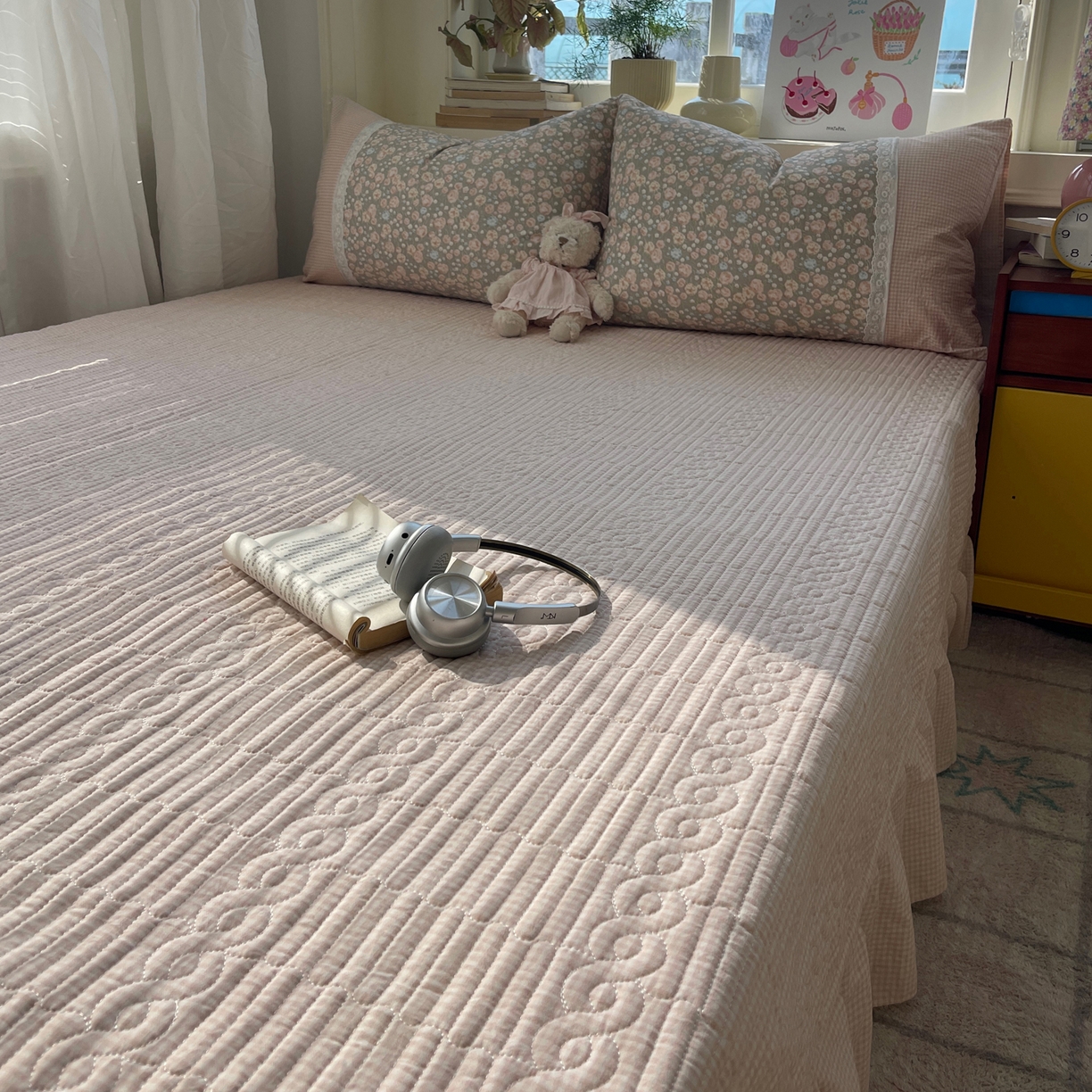 91家纺网 家纺一手货源 找家纺 花漾家居 2025新款小红书爆款小清新全棉纯棉刺绣小花边古法仿棉水洗棉四件套 玫瑰星云