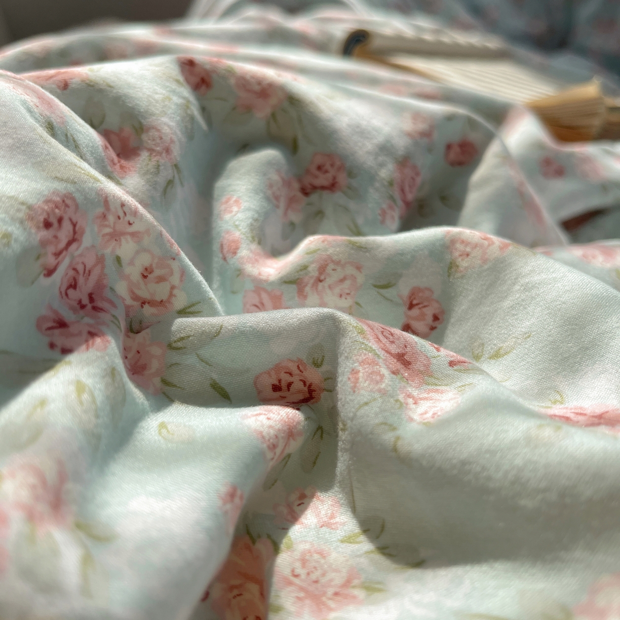 91家纺网 家纺一手货源 找家纺 花漾家居 2025新款小红书爆款小清新全棉纯棉刺绣小花边古法仿棉水洗棉四件套 茉莉清风