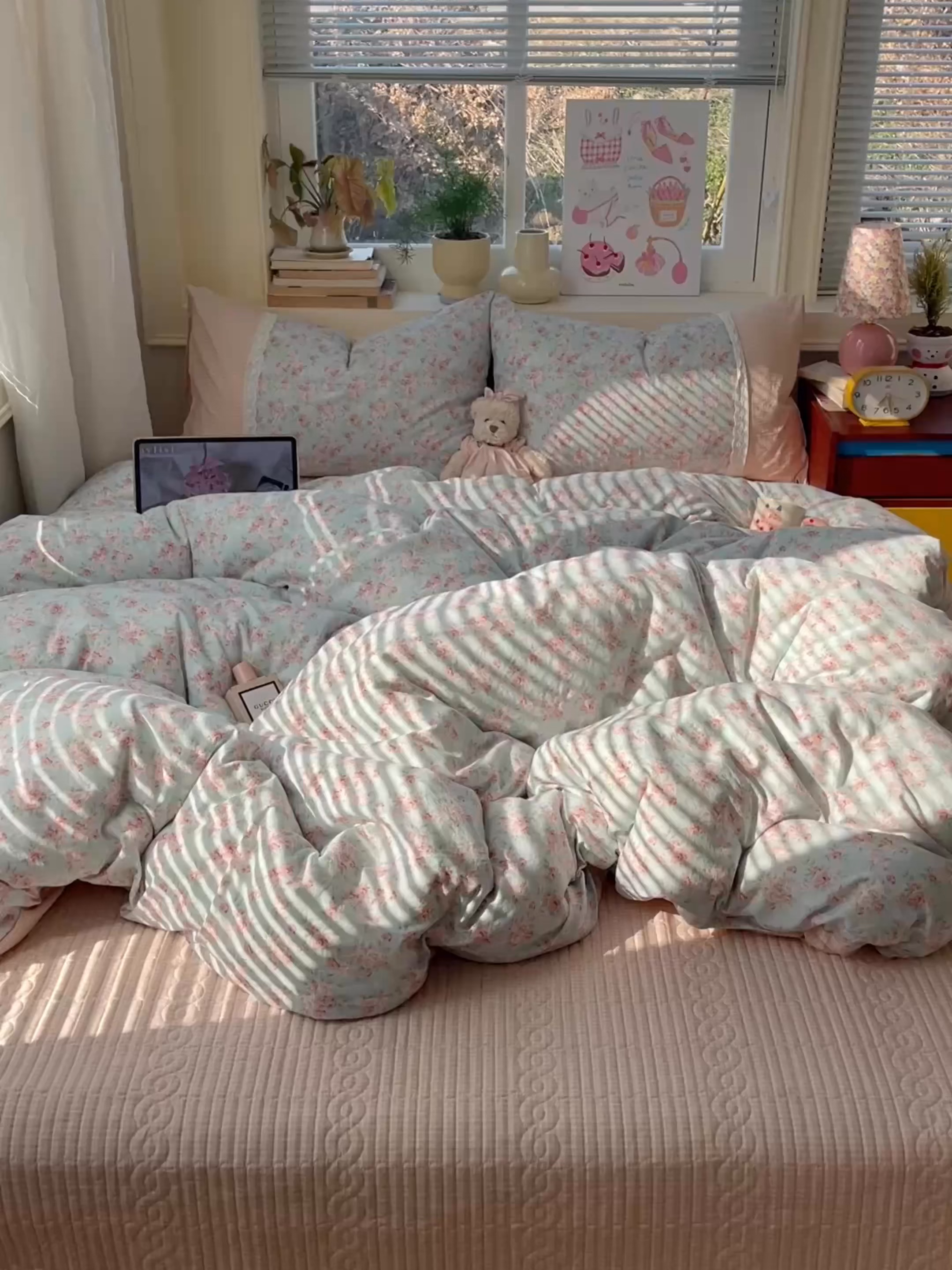 91家纺网 家纺一手货源 找家纺 花漾家居 2025新款小红书爆款小清新全棉纯棉刺绣小花边古法仿棉水洗棉四件套 茉莉清风