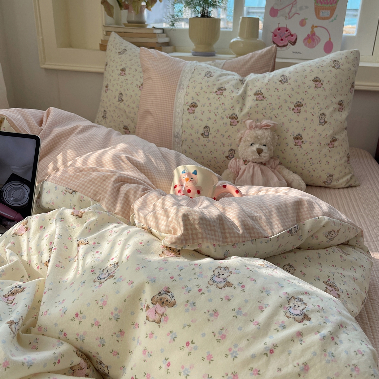 91家纺网 家纺一手货源 找家纺 花漾家居 2025新款小红书爆款小清新全棉纯棉刺绣小花边古法仿棉水洗棉四件套 芝芝小狗