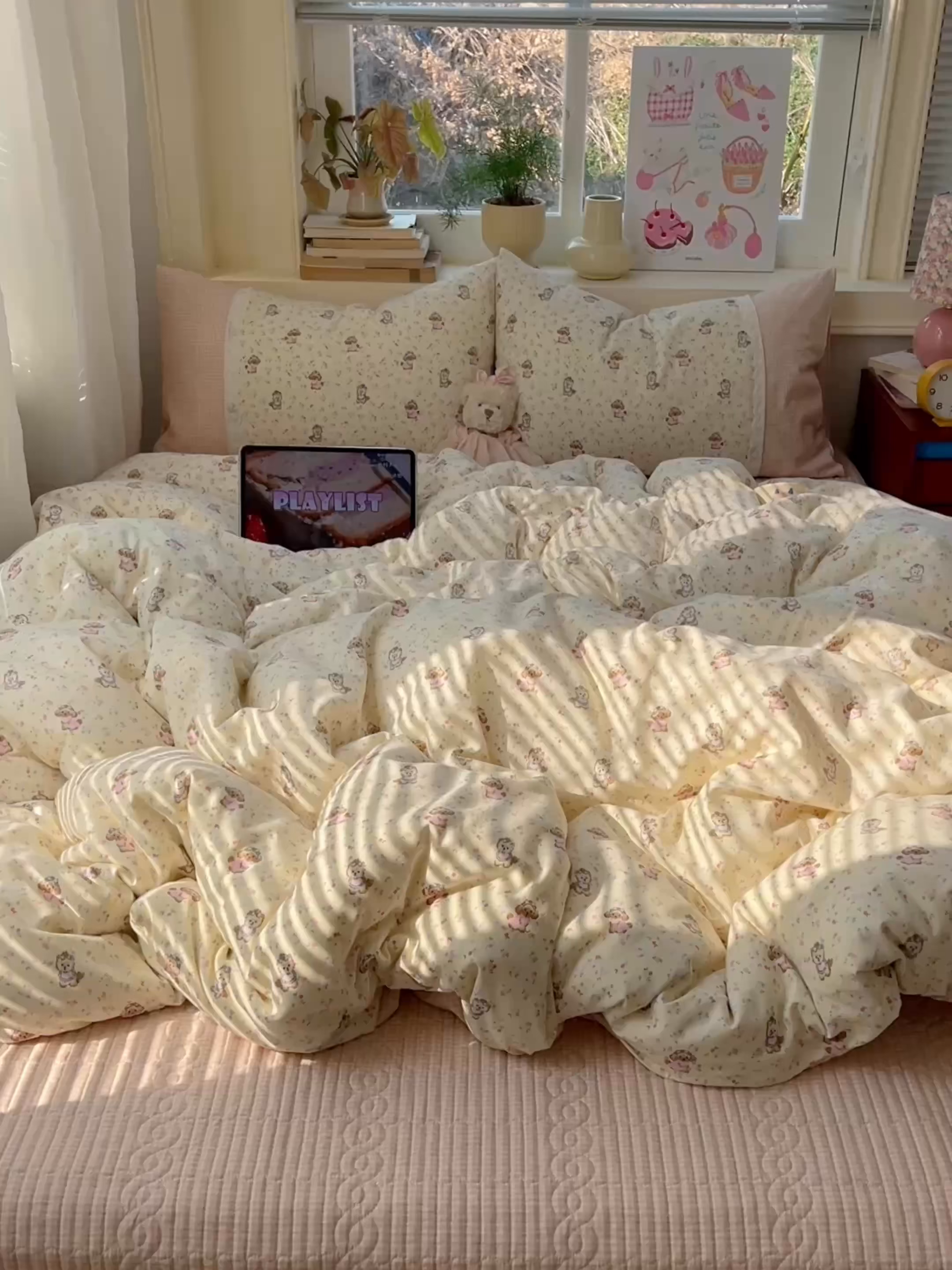 91家纺网 家纺一手货源 找家纺 花漾家居 2025新款小红书爆款小清新全棉纯棉刺绣小花边古法仿棉水洗棉四件套 芝芝小狗