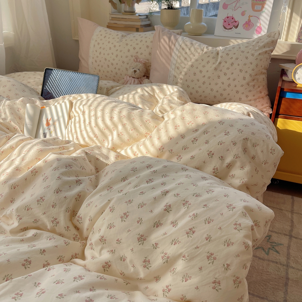 91家纺网 家纺一手货源 找家纺 花漾家居 2025新款小红书爆款小清新全棉纯棉刺绣小花边古法仿棉水洗棉四件套 栀夏