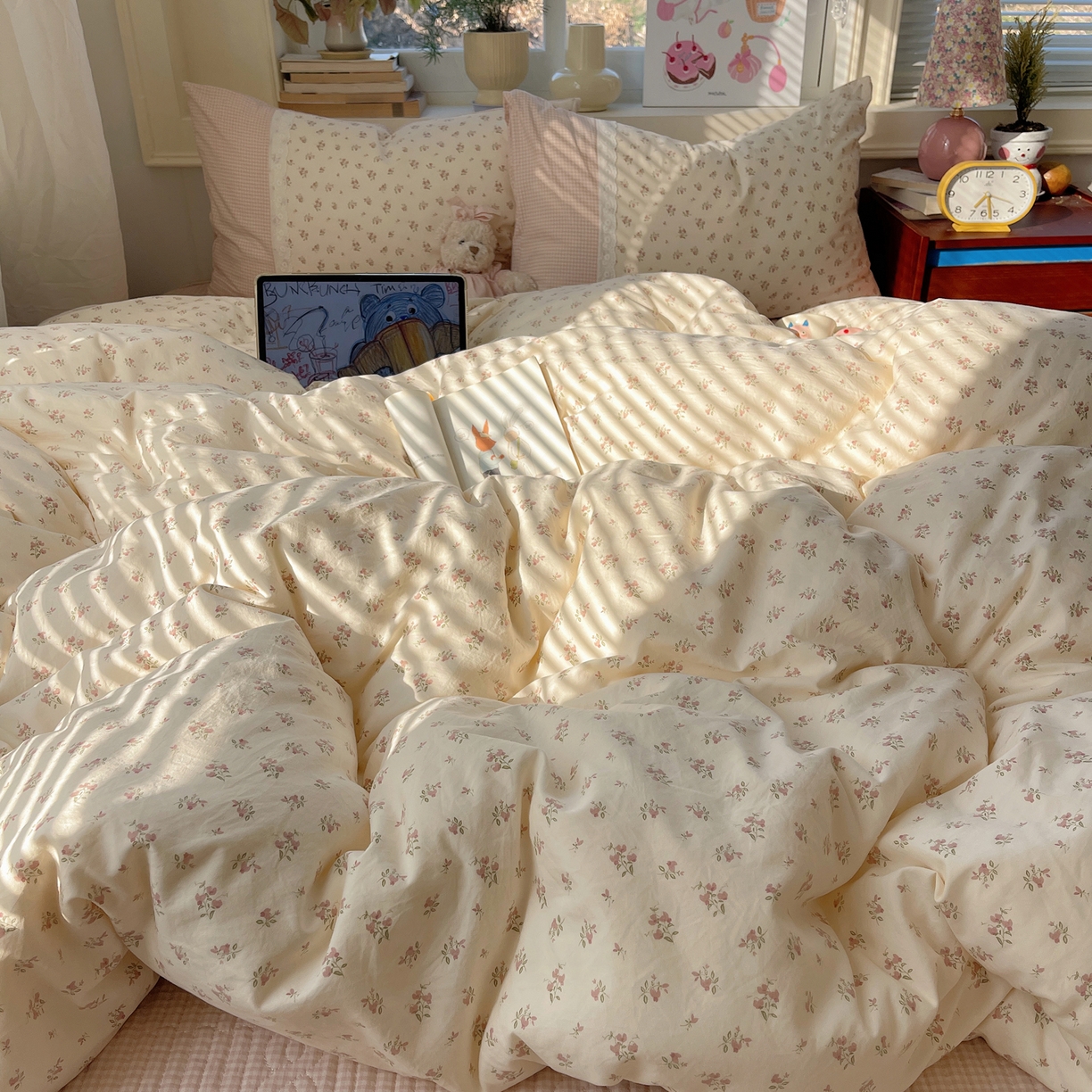 91家纺网 家纺一手货源 找家纺 花漾家居 2025新款小红书爆款小清新全棉纯棉刺绣小花边古法仿棉水洗棉四件套 栀夏