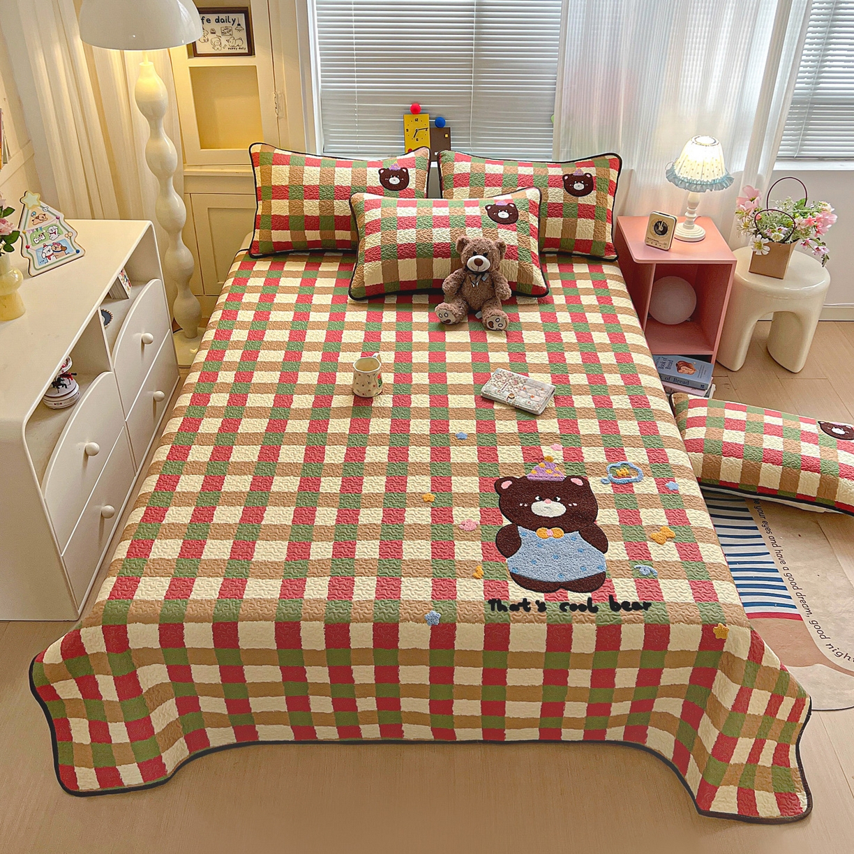 91家纺网 家纺一手货源 找家纺 鑫喜莱家纺 2026新款全棉纯棉原创毛巾绣床盖三件套单床盖软床垫 酷酷的小熊