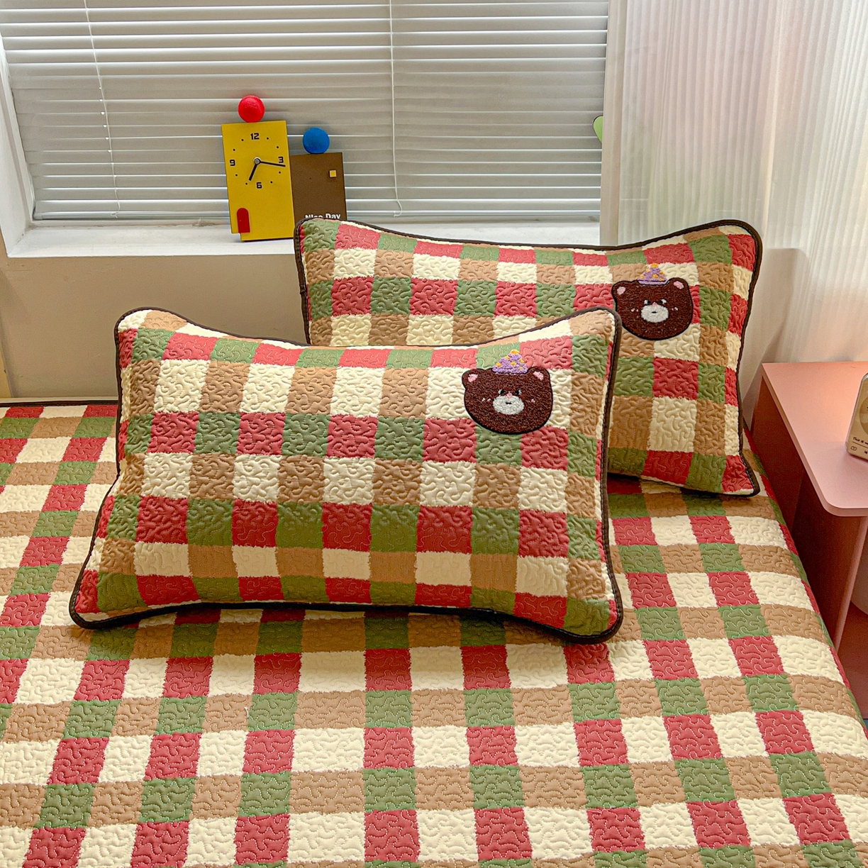 91家纺网 家纺一手货源 找家纺 鑫喜莱家纺 2026新款全棉纯棉原创毛巾绣床盖三件套单床盖软床垫 酷酷的小熊