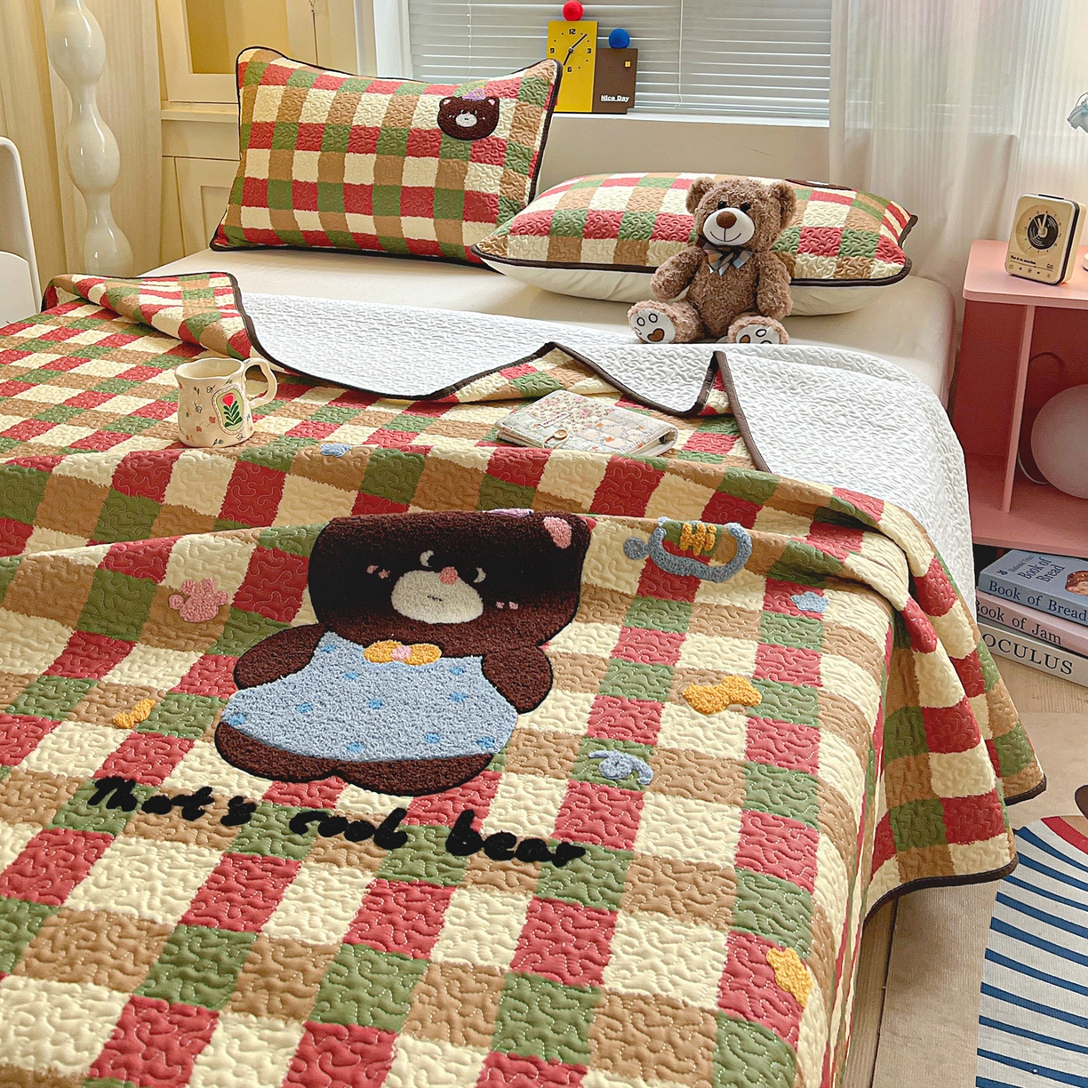 91家纺网 家纺一手货源 找家纺 鑫喜莱家纺 2026新款全棉纯棉原创毛巾绣床盖三件套单床盖软床垫 酷酷的小熊