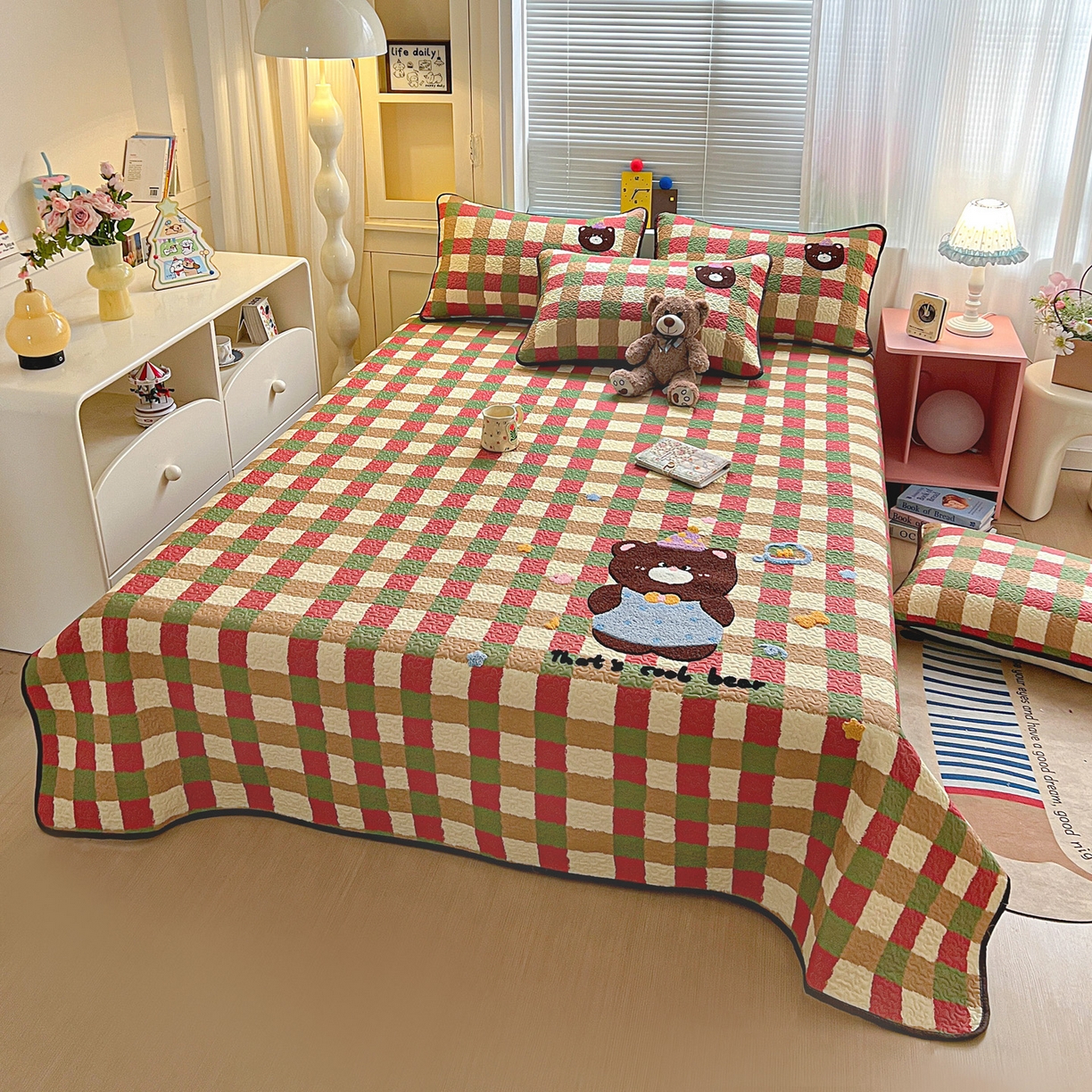 91家纺网 家纺一手货源 找家纺 鑫喜莱家纺 2026新款全棉纯棉原创毛巾绣床盖三件套单床盖软床垫 酷酷的小熊