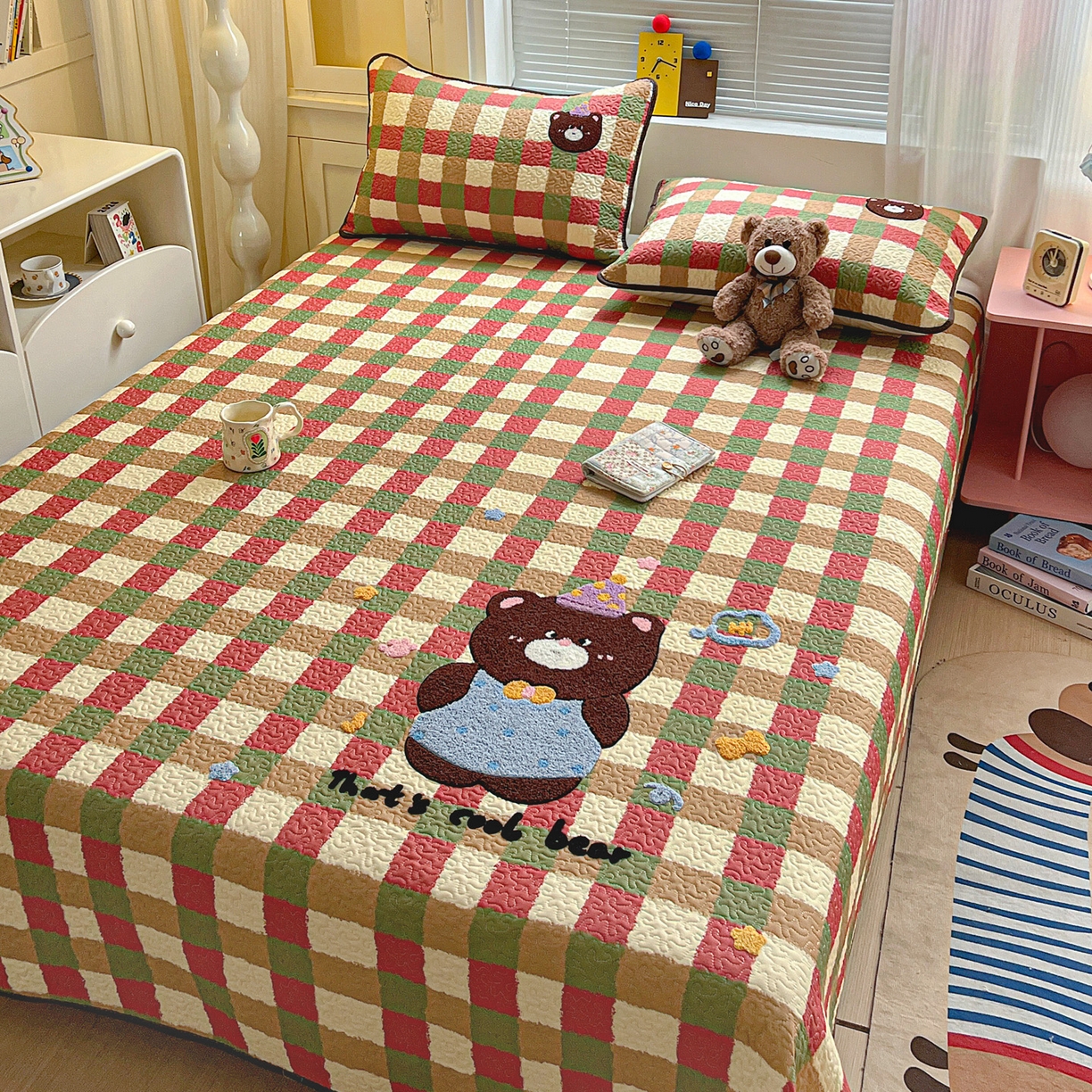 91家纺网 家纺一手货源 找家纺 鑫喜莱家纺 2026新款全棉纯棉原创毛巾绣床盖三件套单床盖软床垫 酷酷的小熊