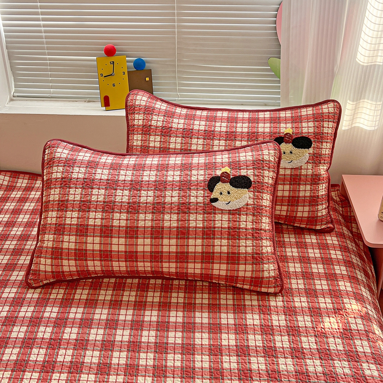 91家纺网 家纺一手货源 找家纺 鑫喜莱家纺 2026新款全棉纯棉原创毛巾绣床盖三件套单床盖软床垫 面包小狗