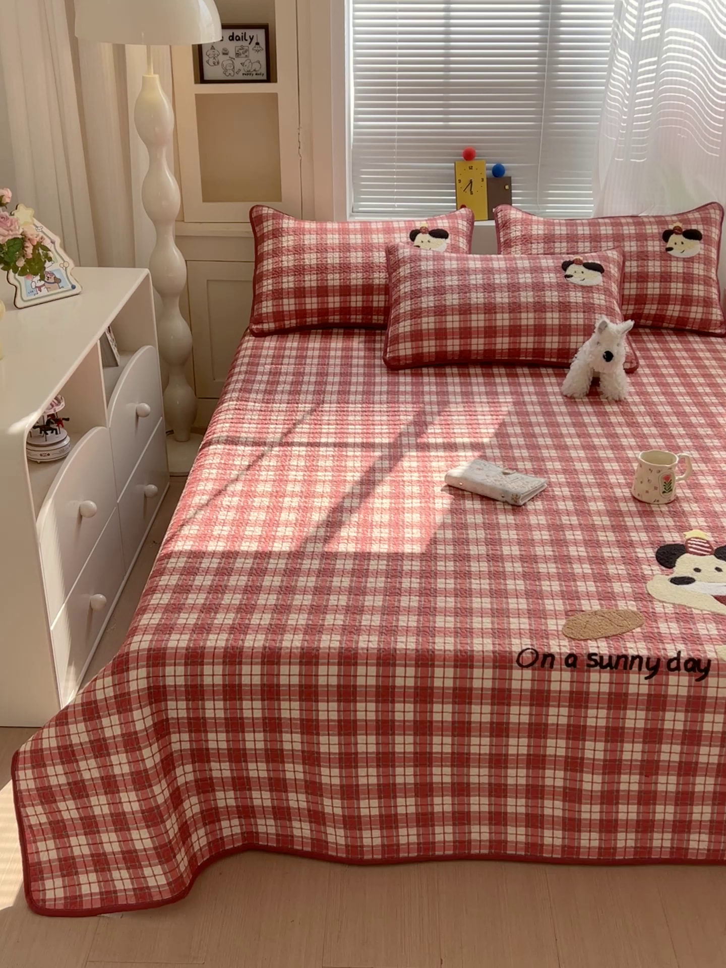 91家纺网 家纺一手货源 找家纺 鑫喜莱家纺 2026新款全棉纯棉原创毛巾绣床盖三件套单床盖软床垫 面包小狗