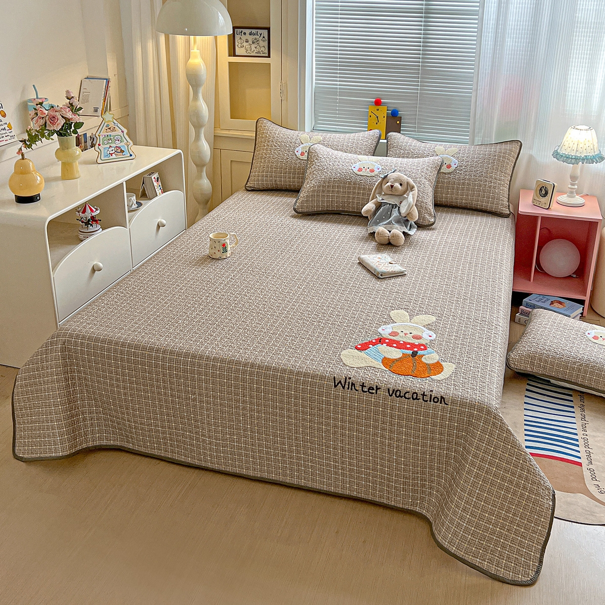 91家纺网 家纺一手货源 找家纺 鑫喜莱家纺 2026新款全棉纯棉原创毛巾绣床盖三件套单床盖软床垫 南瓜小兔