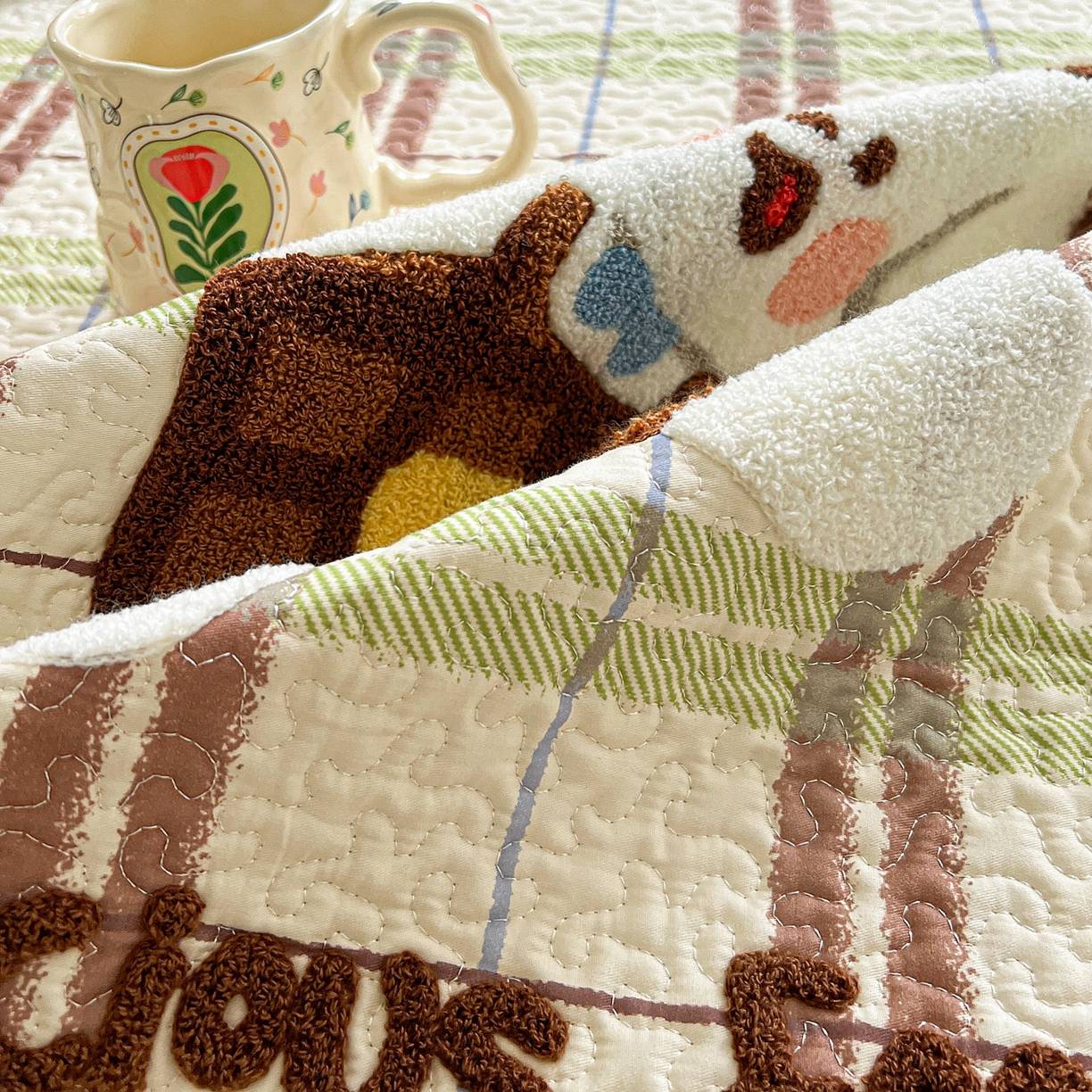 91家纺网 家纺一手货源 找家纺 鑫喜莱家纺 2026新款全棉纯棉原创毛巾绣床盖三件套单床盖软床垫 苹果小狗