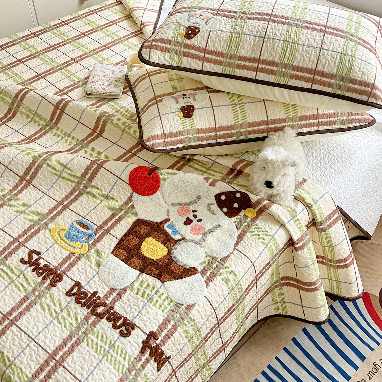 91家纺网 家纺一手货源 找家纺 鑫喜莱家纺 2026新款全棉纯棉原创毛巾绣床盖三件套单床盖软床垫 苹果小狗