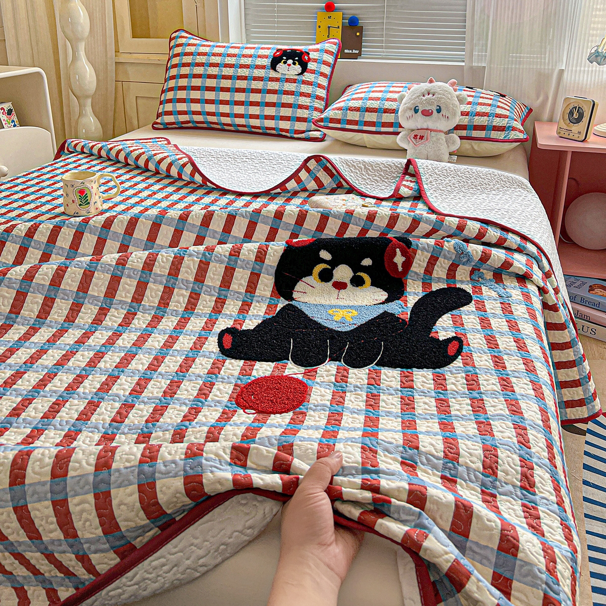 鑫喜莱家纺 2026新款全棉纯棉原创毛巾绣床盖三件套单床盖软床垫 线团小黑猫