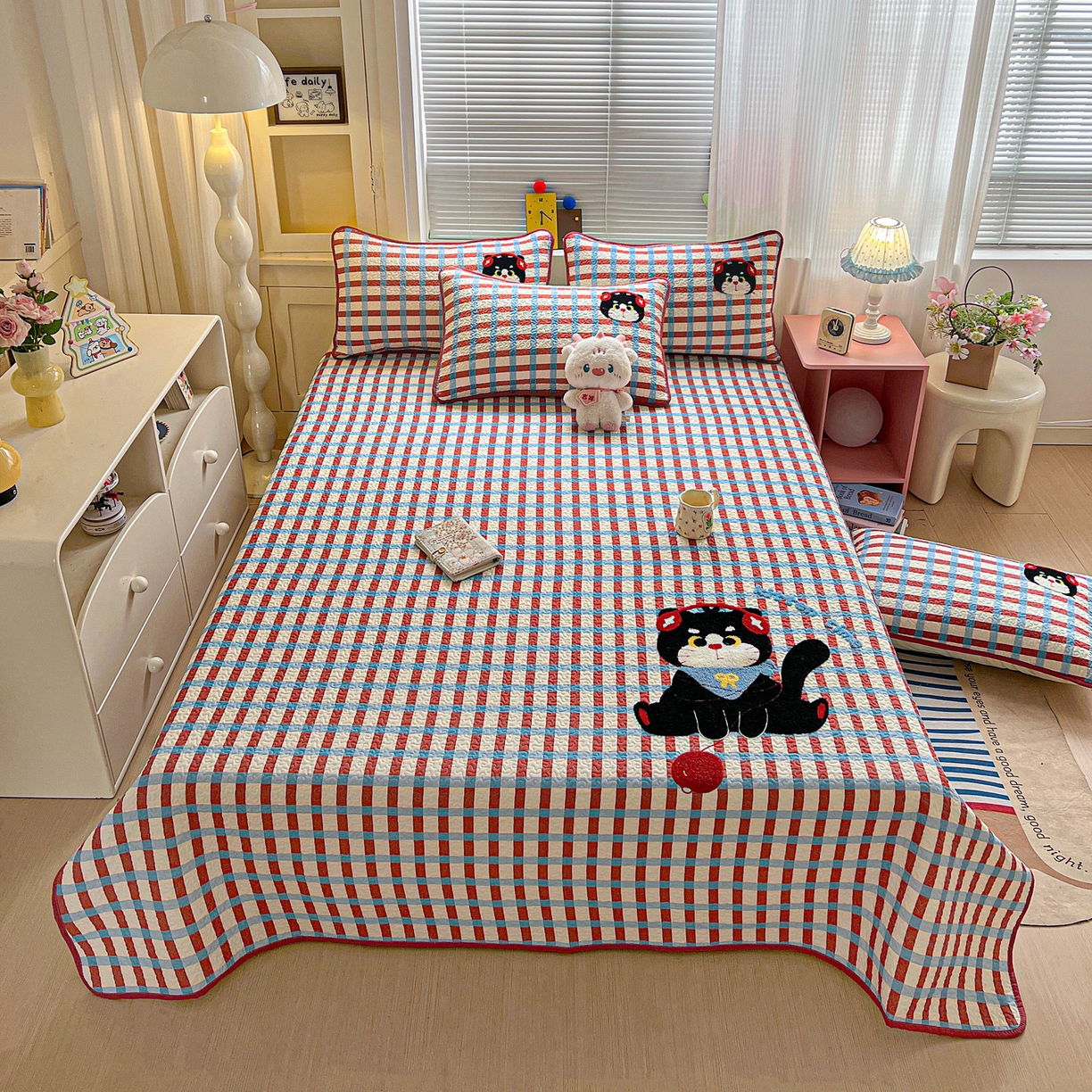 91家纺网 家纺一手货源 找家纺 鑫喜莱家纺 2026新款全棉纯棉原创毛巾绣床盖三件套单床盖软床垫 线团小黑猫