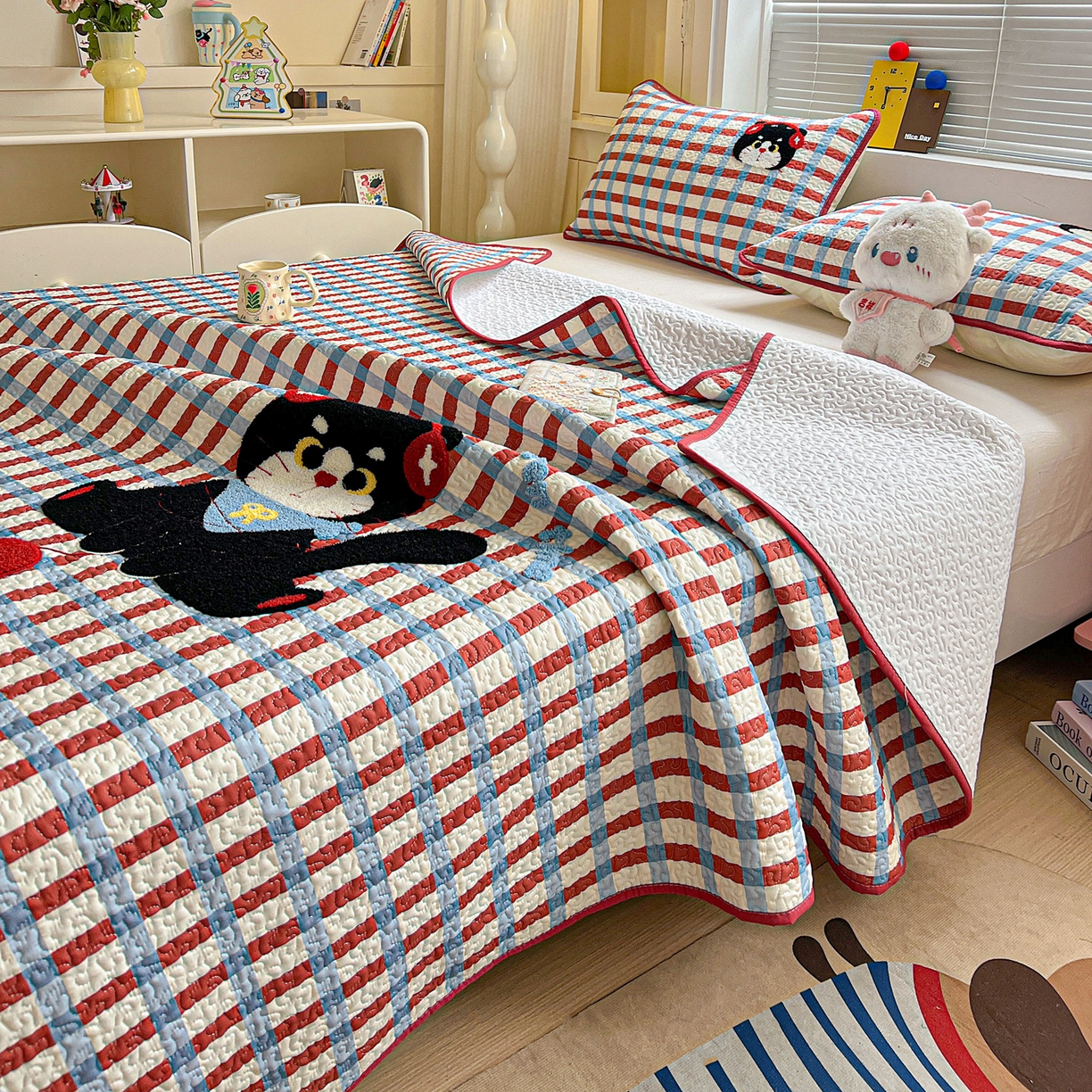 91家纺网 家纺一手货源 找家纺 鑫喜莱家纺 2026新款全棉纯棉原创毛巾绣床盖三件套单床盖软床垫 线团小黑猫