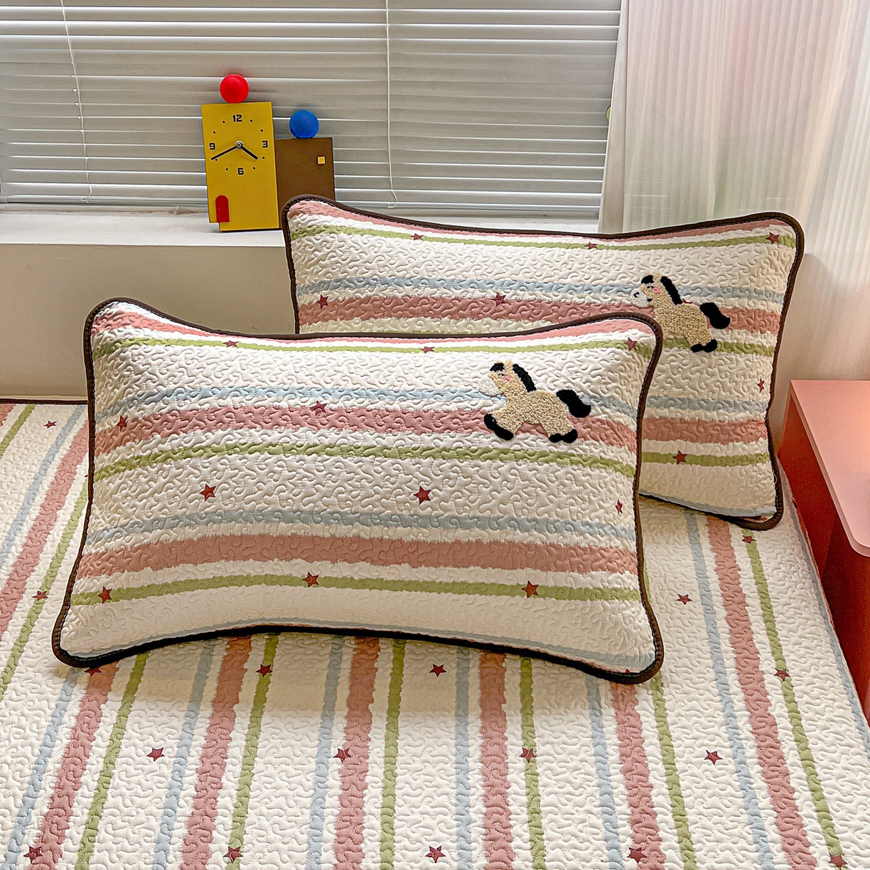 91家纺网 家纺一手货源 找家纺 鑫喜莱家纺 2026新款全棉纯棉原创毛巾绣床盖三件套单床盖软床垫 星星人