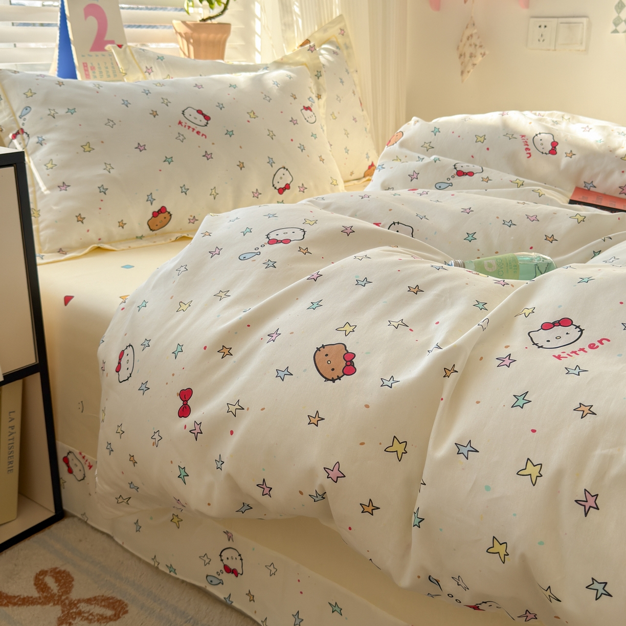 91家纺网 家纺一手货源 找家纺 女子家纺 2026新款全棉网红直播热款吊边一字绣工艺款四件套-系列三 星星凯蒂猫