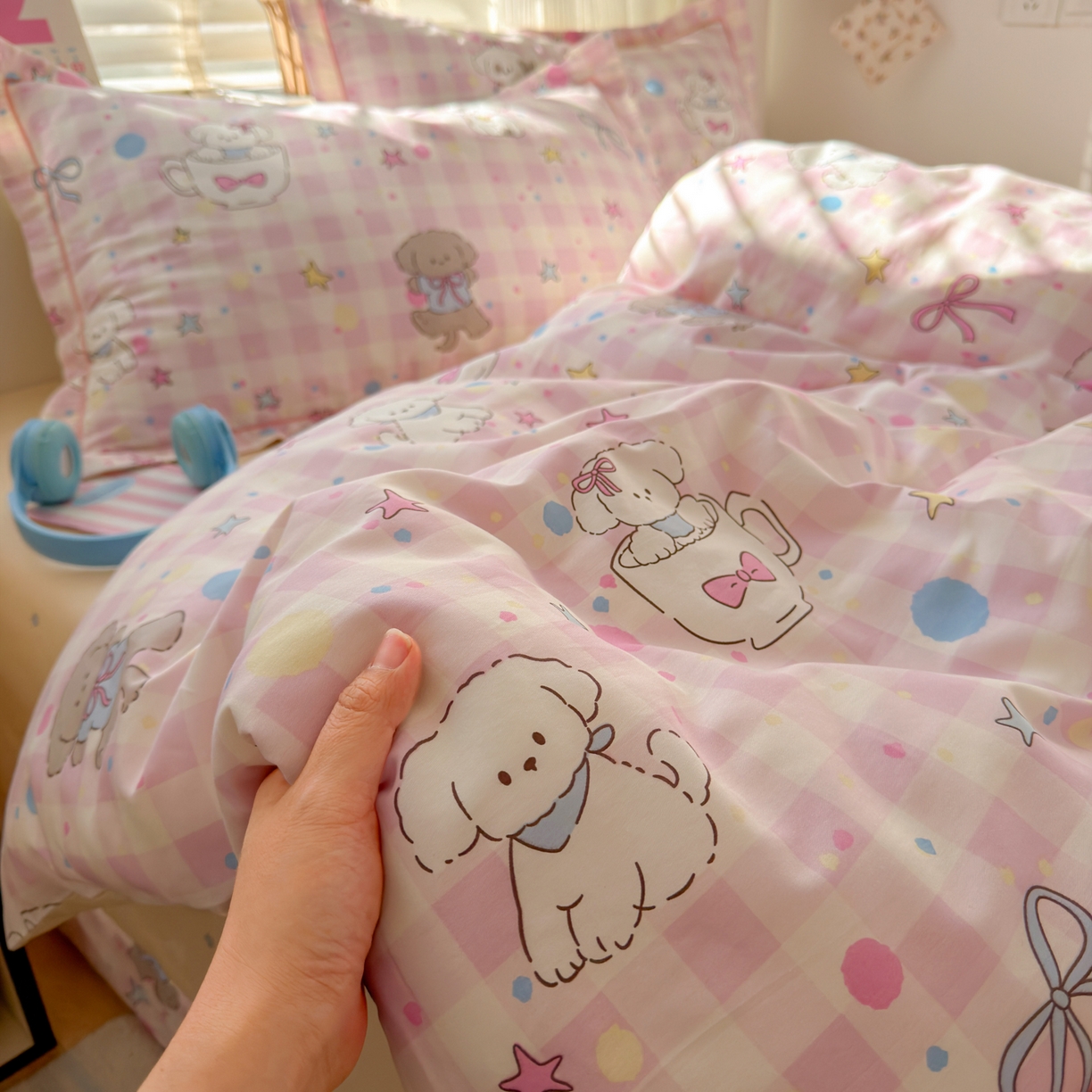 91家纺网 家纺一手货源 找家纺 女子家纺 2026新款全棉网红直播热款吊边一字绣工艺款四件套-系列三 粉格星星狗