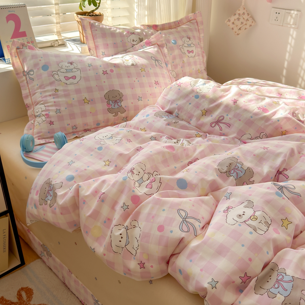 91家纺网 家纺一手货源 找家纺 女子家纺 2026新款全棉网红直播热款吊边一字绣工艺款四件套-系列三 粉格星星狗