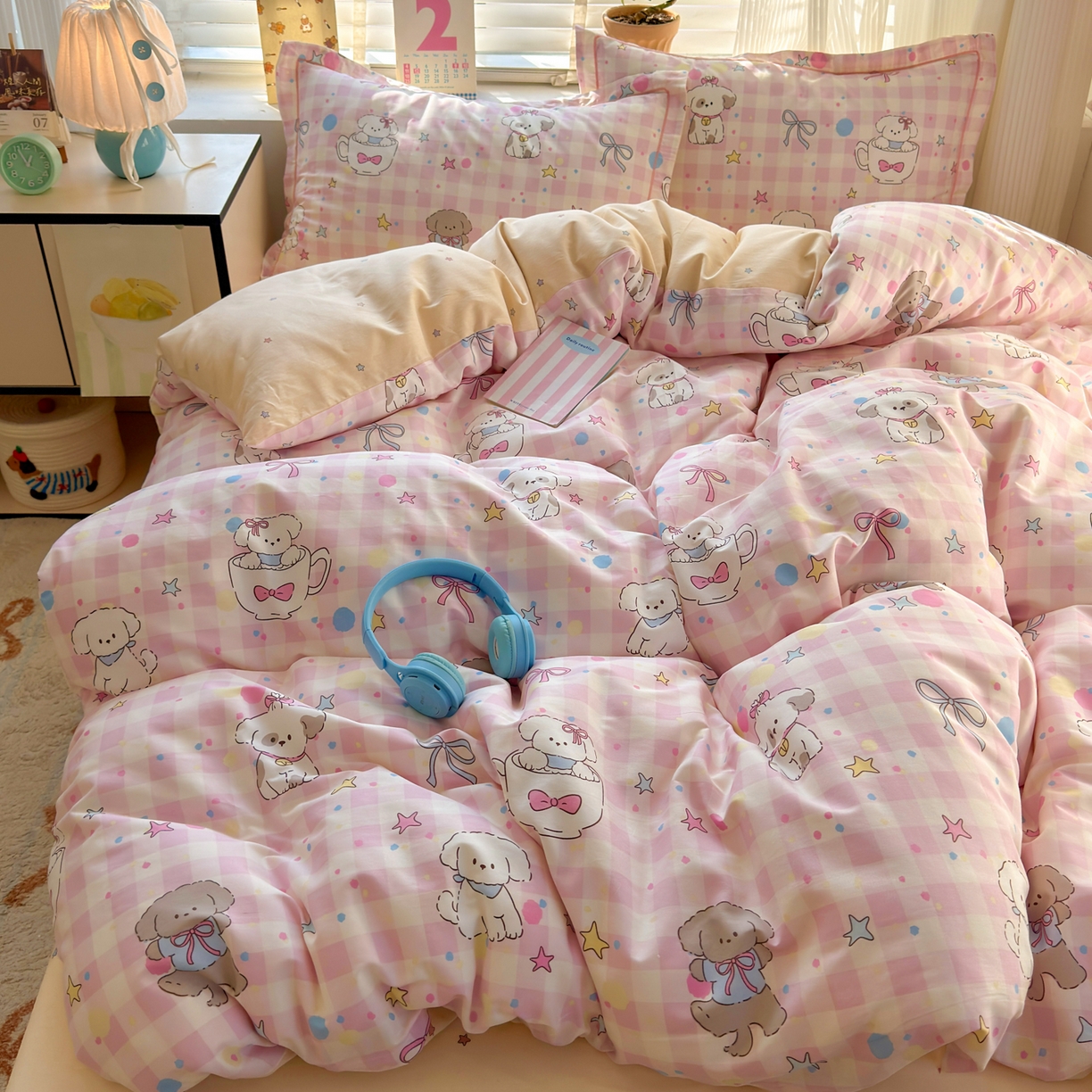 91家纺网 家纺一手货源 找家纺 女子家纺 2026新款全棉网红直播热款吊边一字绣工艺款四件套-系列三 粉格星星狗