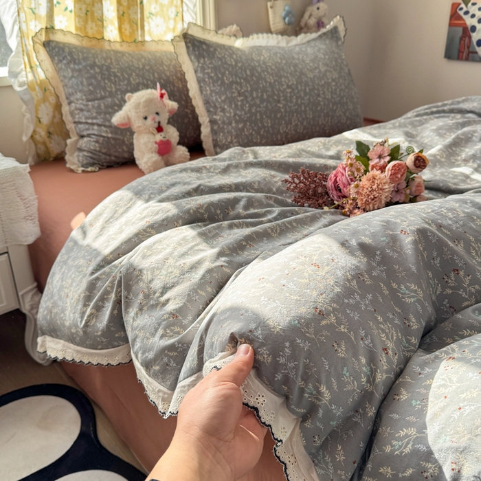 91家纺网 家纺一手货源 找家纺 仟网汇 2026新款A类仿棉古法水洗棉法式小清新花边四件套灰棠