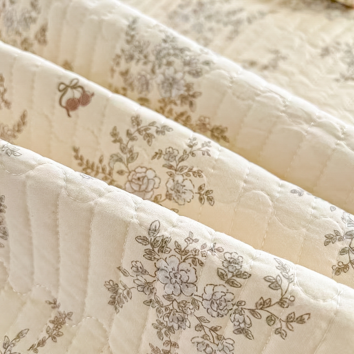 91家纺网 家纺一手货源 找家纺 慕澄家纺 2026新款小清新印花水洗棉床盖单品床盖床盖单件 蓝花樱桃