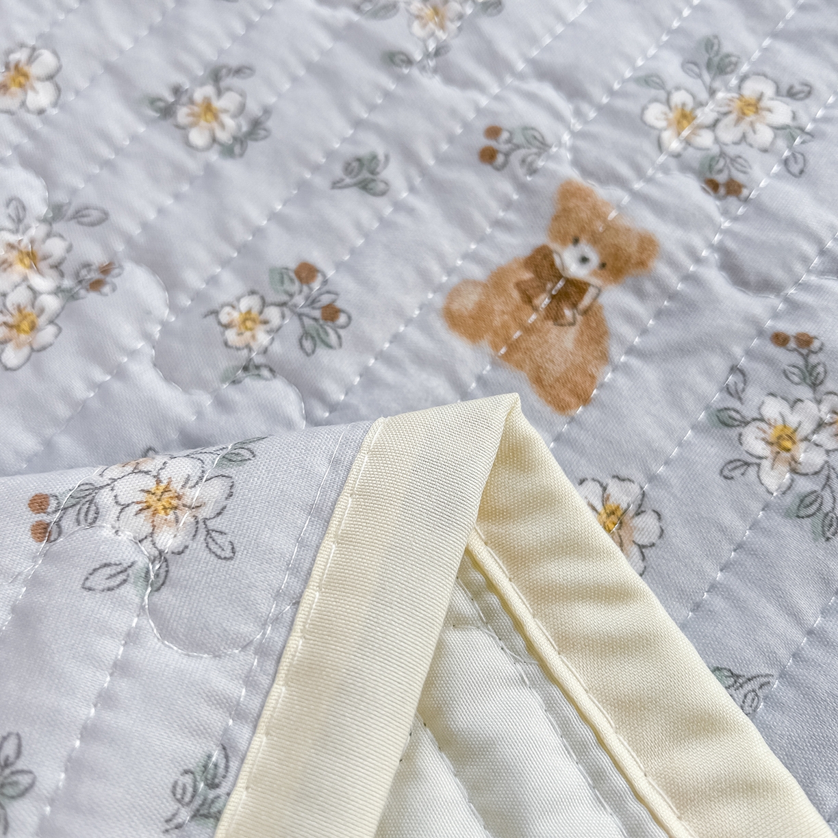 91家纺网 家纺一手货源 找家纺 慕澄家纺 2026新款小清新印花水洗棉床盖单品床盖床盖单件 可爱小熊