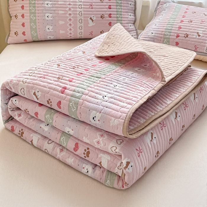 91家纺网 家纺一手货源 找家纺 云玲时尚 2026新款A类云感双层纱7A抗菌床盖夏被四件套系列 小狗笔记