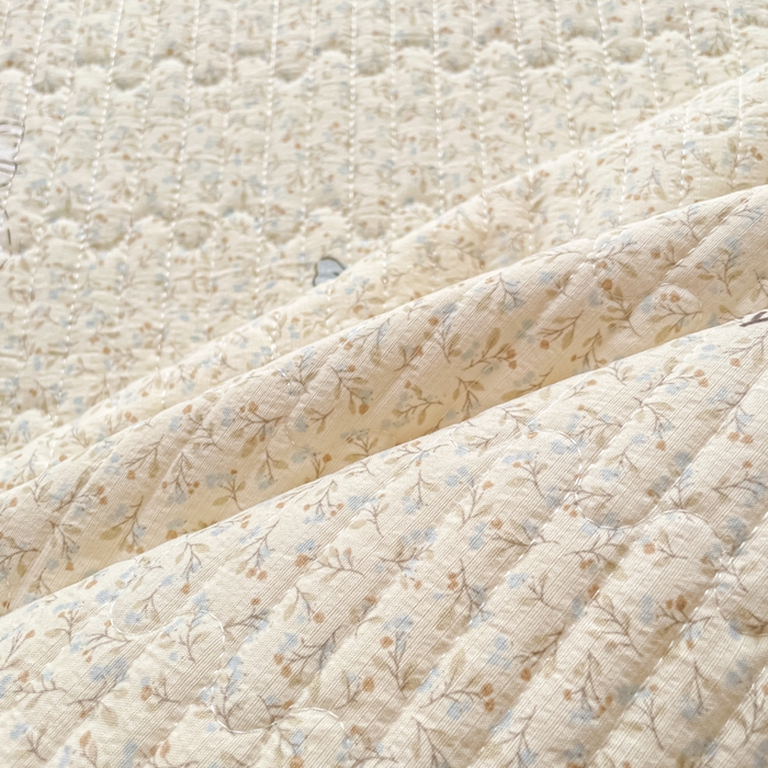 91家纺网 家纺一手货源 找家纺 云玲时尚 2026新款A类云感双层纱7A抗菌床盖夏被四件套系列 浅野小猫