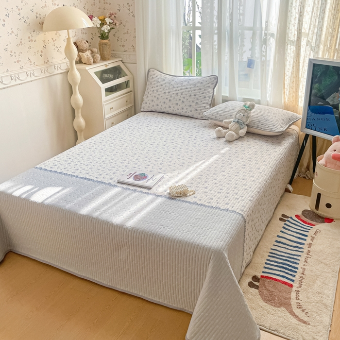 91家纺网 家纺一手货源 找家纺 云玲时尚 2026新款A类云感双层纱7A抗菌床盖夏被四件套系列 海盐花田