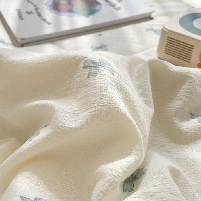 91家纺网 家纺一手货源 找家纺 云玲时尚 2026新款A类云感双层纱7A抗菌床盖夏被四件套系列 倾结