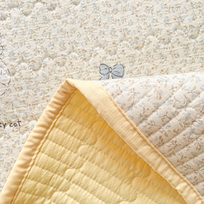 91家纺网 家纺一手货源 找家纺 云玲时尚 2026新款A类云感双层纱7A抗菌床盖夏被四件套系列 浅野小猫