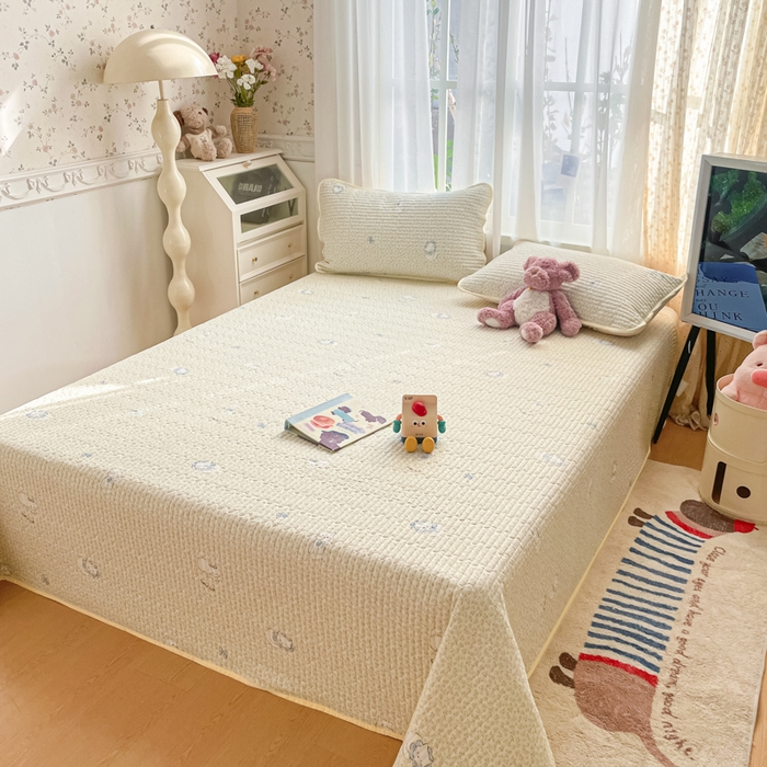 91家纺网 家纺一手货源 找家纺 云玲时尚 2026新款A类云感双层纱7A抗菌床盖夏被四件套系列 浅野小猫