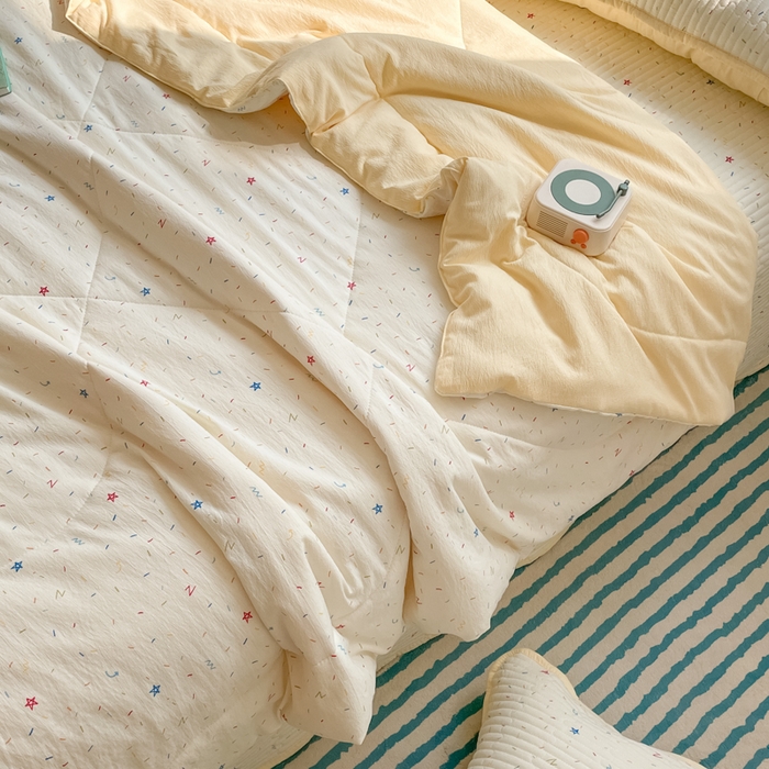 91家纺网 家纺一手货源 找家纺 云玲时尚 2026新款A类云感双层纱7A抗菌床盖夏被四件套系列 织梦