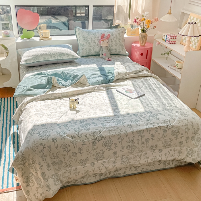 91家纺网 家纺一手货源 找家纺 云玲时尚 2026新款A类云感双层纱7A抗菌床盖夏被四件套系列 花开漫漫