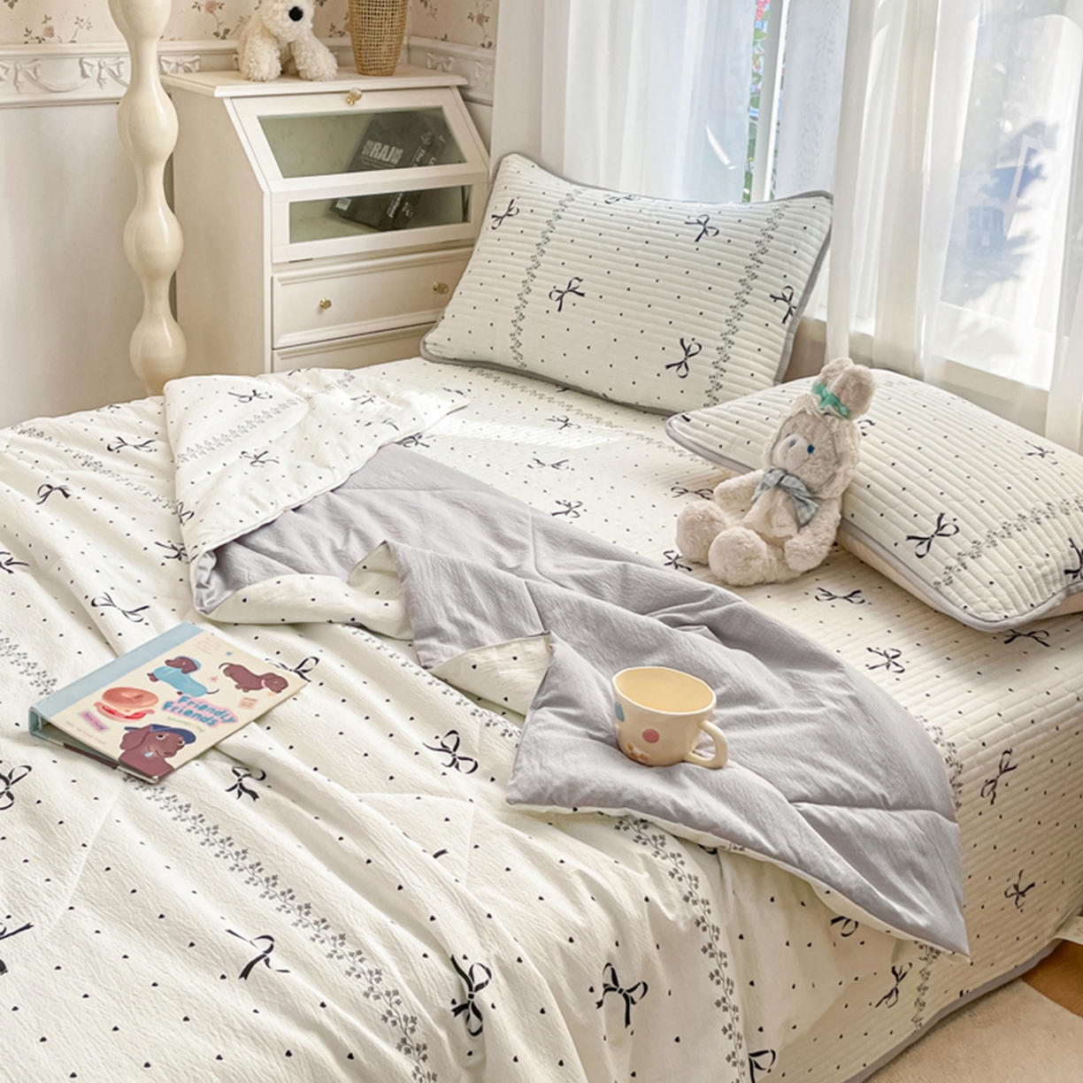 91家纺网 家纺一手货源 找家纺 云玲时尚 2026新款A类云感双层纱7A抗菌床盖夏被四件套系列 点点碟序