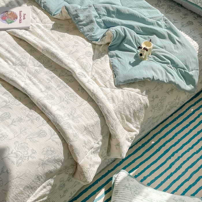 91家纺网 家纺一手货源 找家纺 云玲时尚 2026新款A类云感双层纱7A抗菌床盖夏被四件套系列 花开漫漫