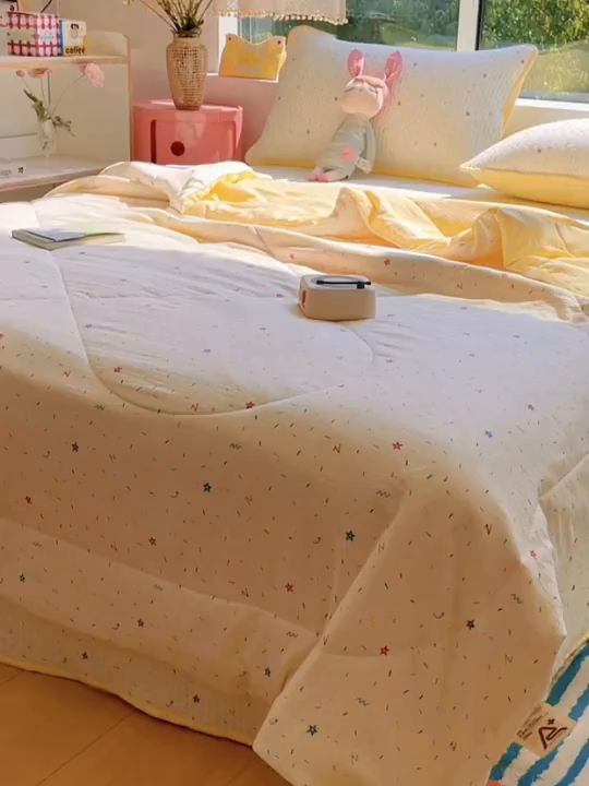 91家纺网 家纺一手货源 找家纺 云玲时尚 2026新款A类云感双层纱7A抗菌床盖夏被四件套系列 织梦