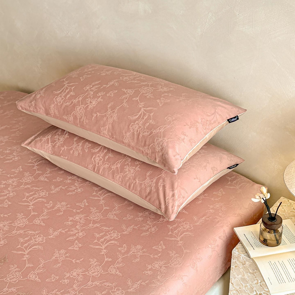 91家纺网 家纺一手货源 找家纺 涵宸家纺 2026新款全棉提花里拉系列单枕套 枕套-毓影-豆沙