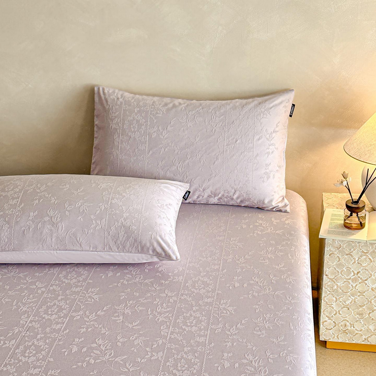 91家纺网 家纺一手货源 找家纺 涵宸家纺 2026新款全棉提花里拉系列单枕套 枕套-沁语-紫