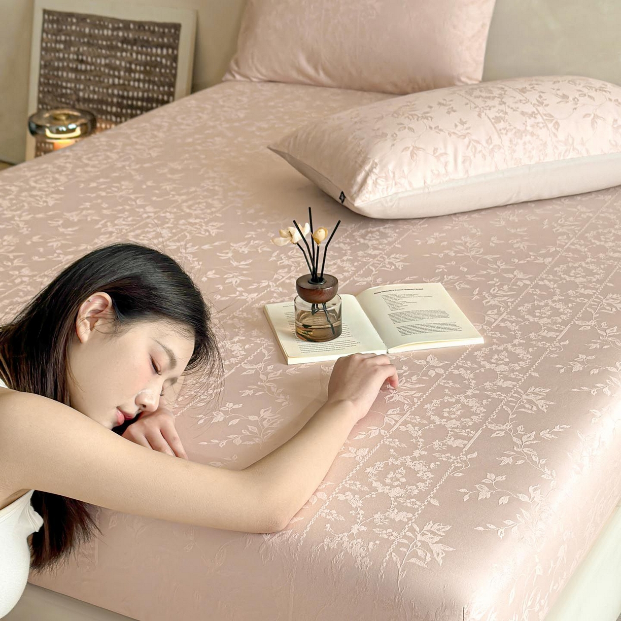 91家纺网 家纺一手货源 找家纺 涵宸家纺 2026新款全棉提花里拉系列单枕套 枕套-沁语-粉金