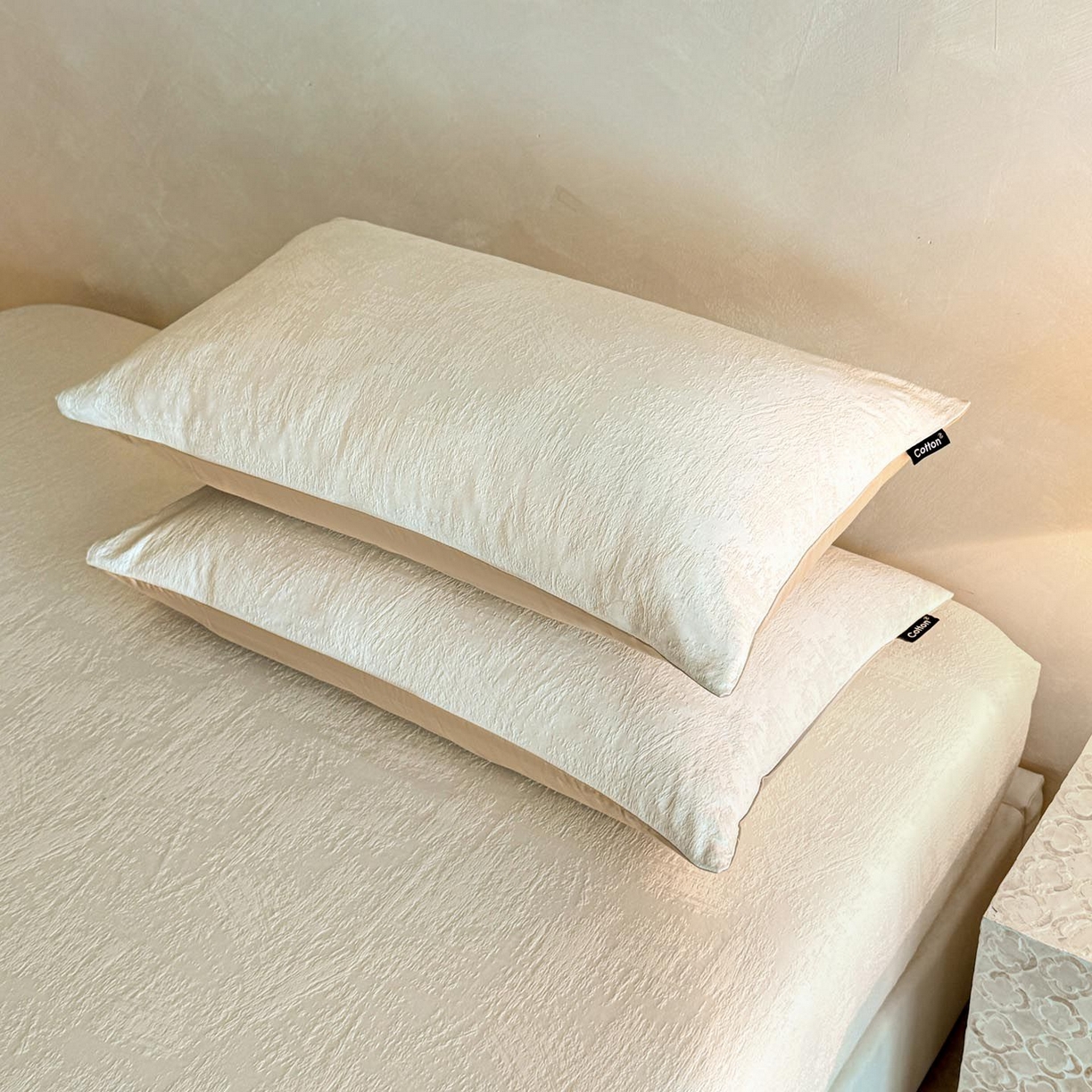 91家纺网 家纺一手货源 找家纺 涵宸家纺 2026新款全棉提花里拉系列单枕套 枕套-雾絮-奶白