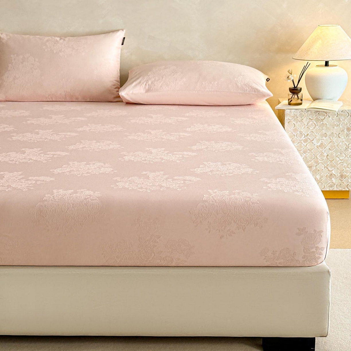 91家纺网 家纺一手货源 找家纺 涵宸家纺 2026新款全棉提花里拉系列单床笠 床笠-花夕-粉