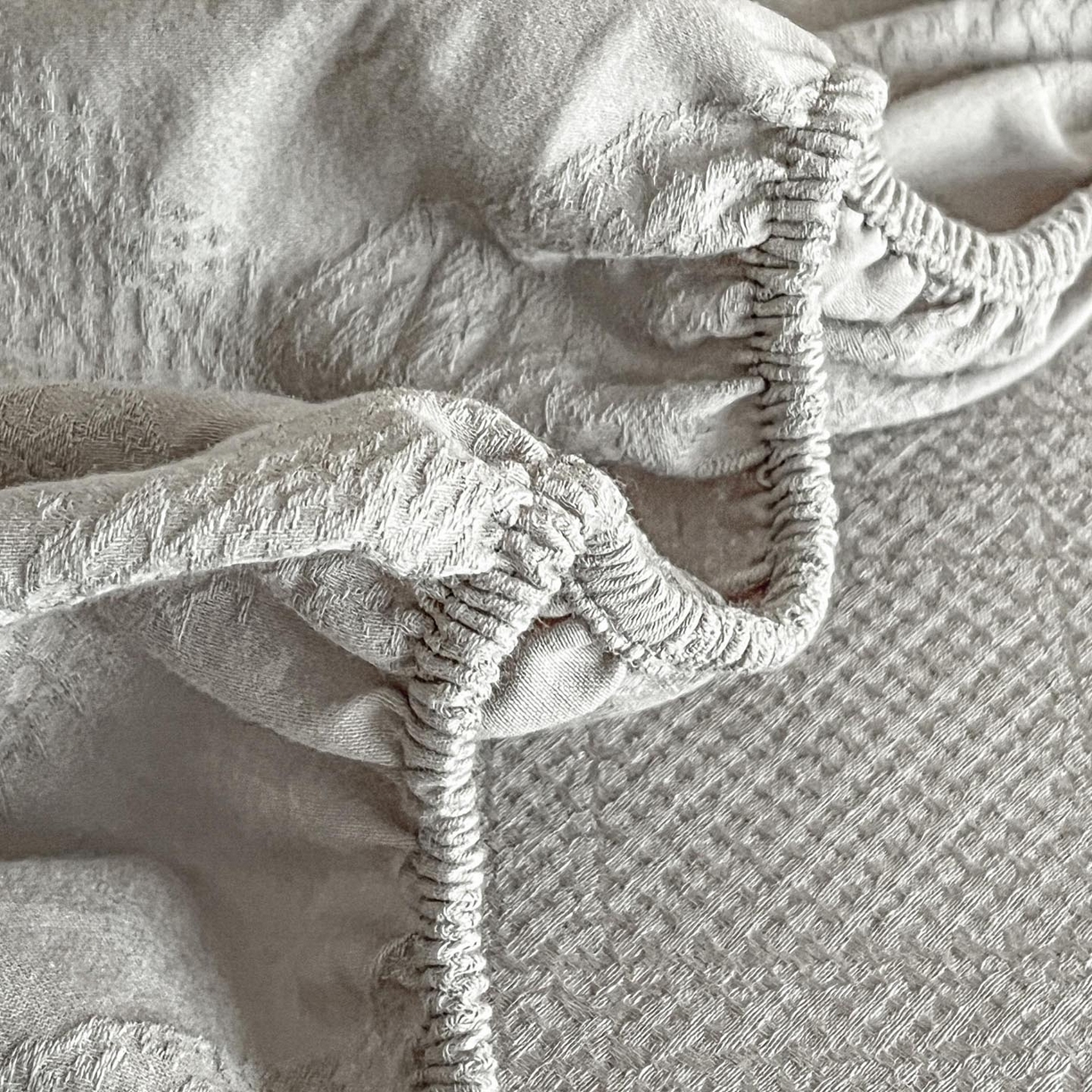 91家纺网 家纺一手货源 找家纺 涵宸家纺 2026新款全棉提花里拉系列单床笠 床笠-千喜格