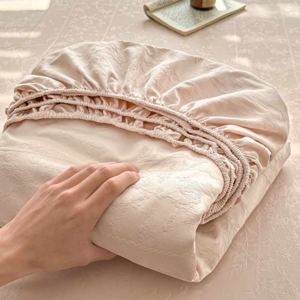 涵宸家纺 2026新款全棉提花里拉系列单床笠 床笠-沁语-粉金