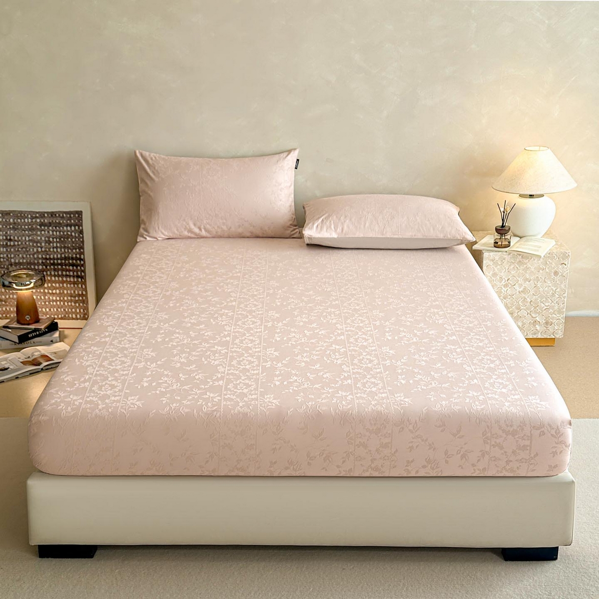 91家纺网 家纺一手货源 找家纺 涵宸家纺 2026新款全棉提花里拉系列单床笠 床笠-沁语-粉金