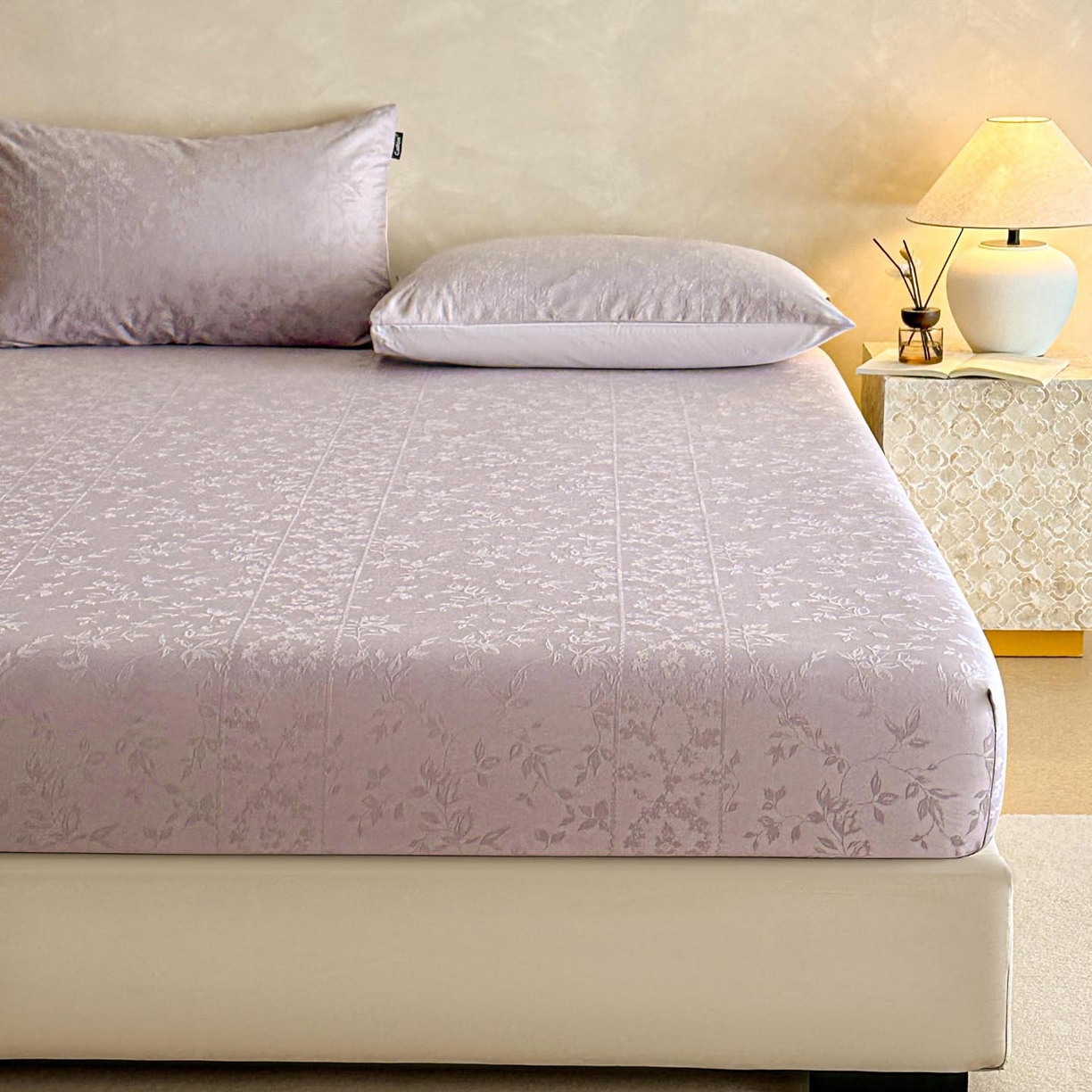 91家纺网 家纺一手货源 找家纺 涵宸家纺 2026新款全棉提花里拉系列单床笠 床笠-沁语-紫